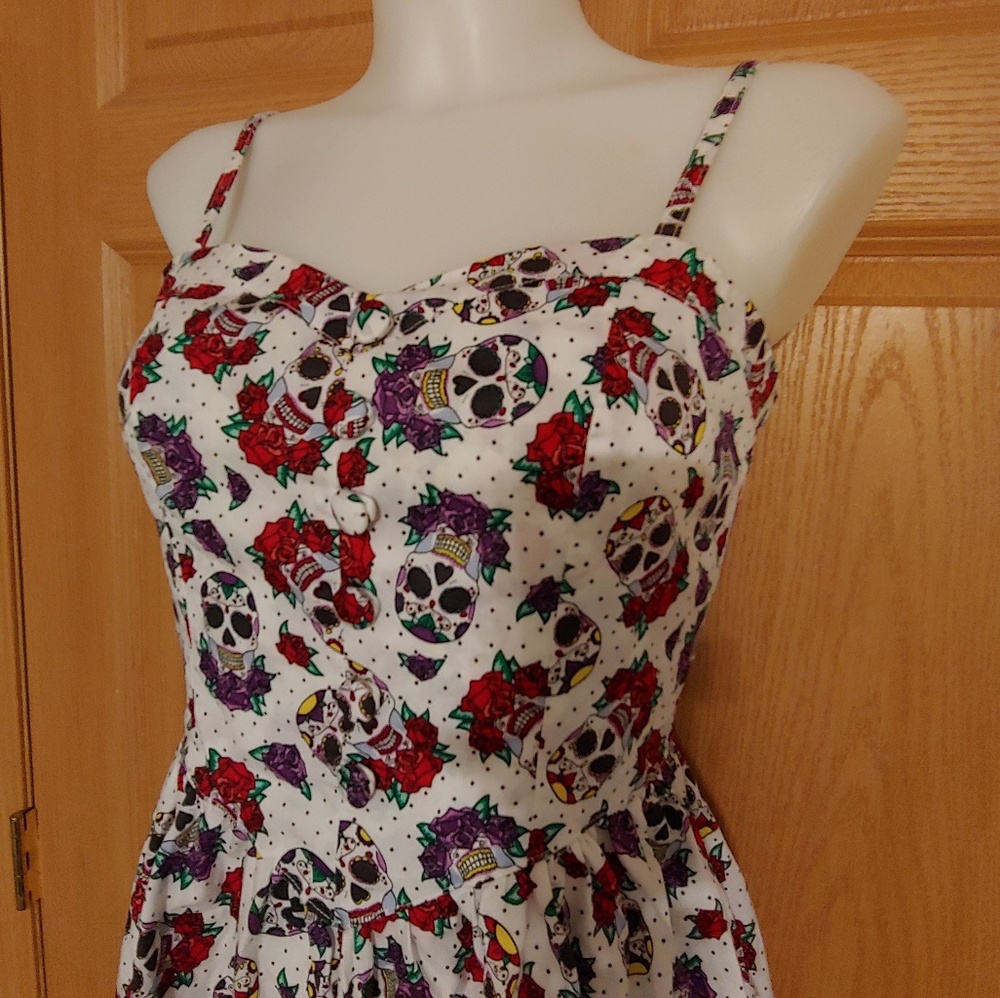 Hell Bunny Pin-up Rockabilly Skull and Roses Dress
